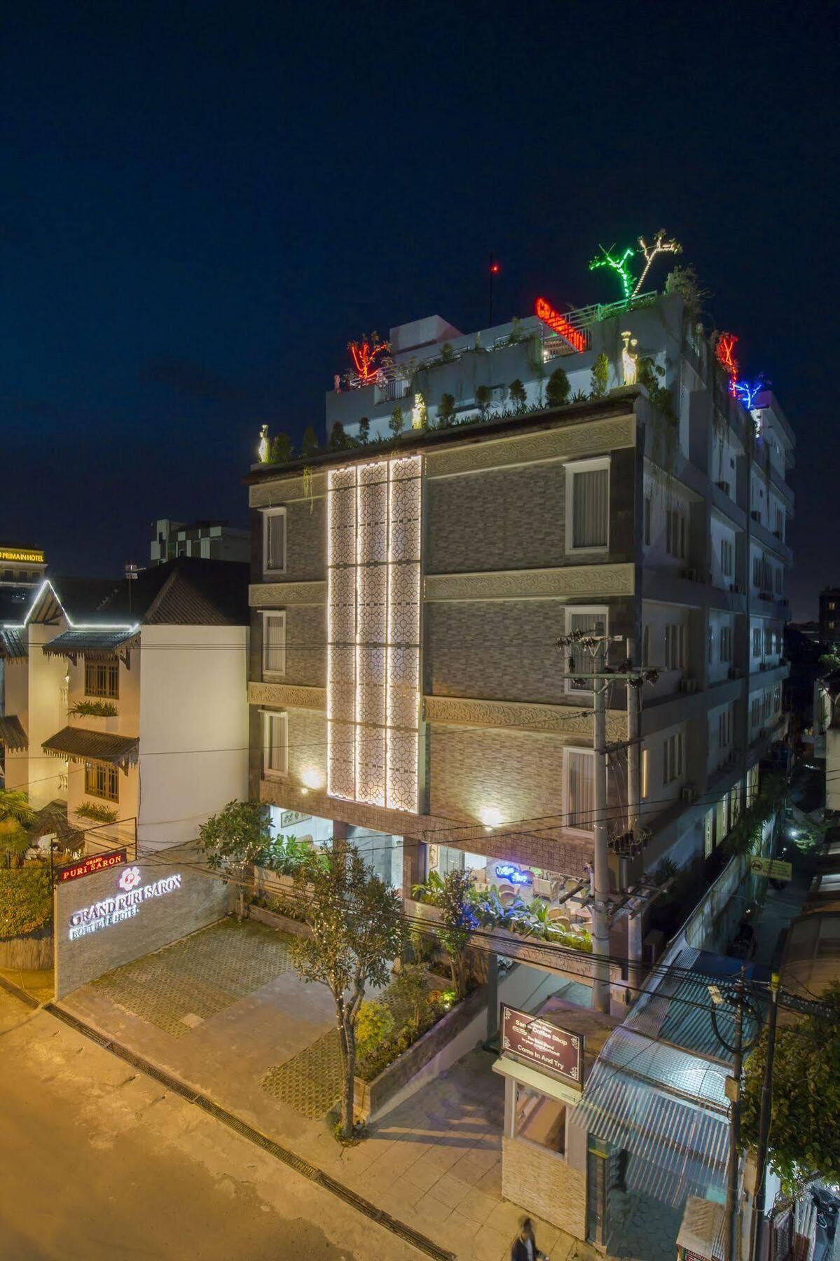 Grand Puri Saron Hotel Malioboro Jogjacarta Exterior foto